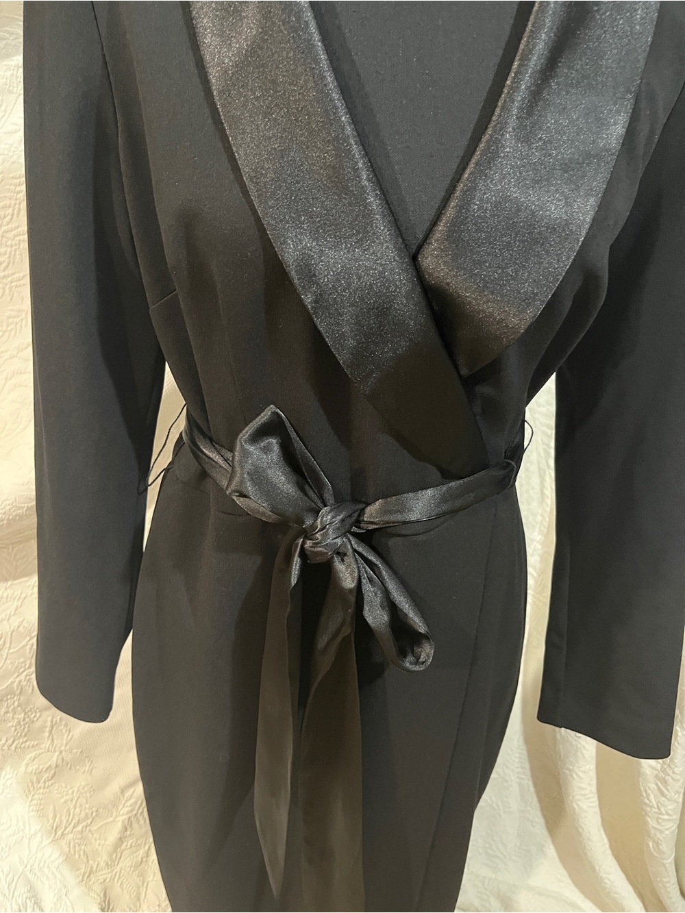 Eliza J Long Sleeve Tuxedo Gown, size 10, new with tags - Picture 5 of 15